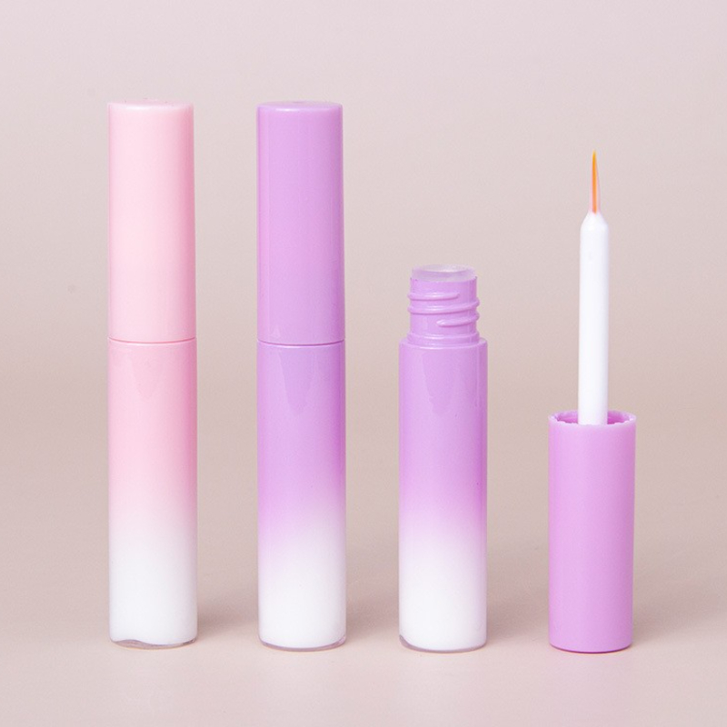 （B）CLEAR LASH GLUE